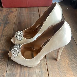 Bradley Mischka - Goodie Peep-Toe Pump Ivory